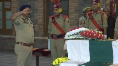 Anantnag Terror Attack security forces pay tribute to Head Constable Ashiq Hussain Qureshi