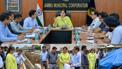 Jammu Flood Restoration Review Meeting में Mandeep Kaur निरीक्षण करती हुईं