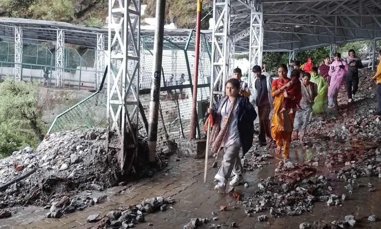 Jammu Heavy Rain causing waterlogging and Vaishno Devi landslide near Himkoti