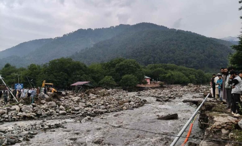 Pahalgam Cloudburst Rescue operation saving tourists after flash flood