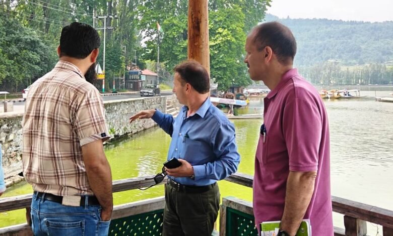 Dal Lake Cleaning SKICC Lalit Ghat
